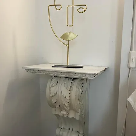 Lägenhet History Art & Design Timeless Heaven With Free Parking Albenga