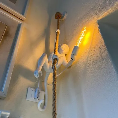 History Art & Design Timeless Heaven With Free Parking Lägenhet *